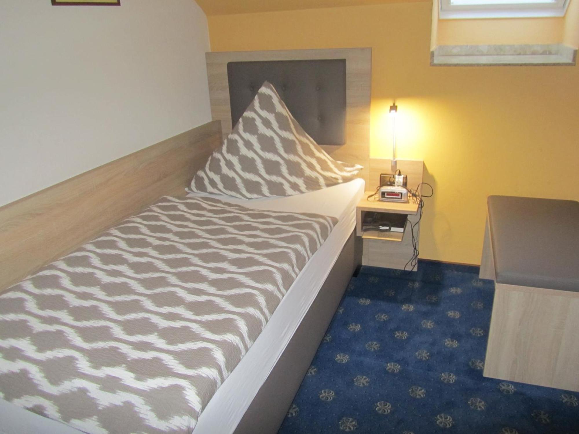 Hotel Zur Burg Nuerburg ห้อง รูปภาพ