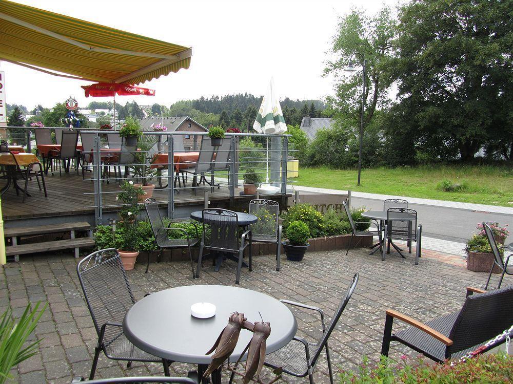Hotel Zur Burg Nuerburg ภายนอก รูปภาพ